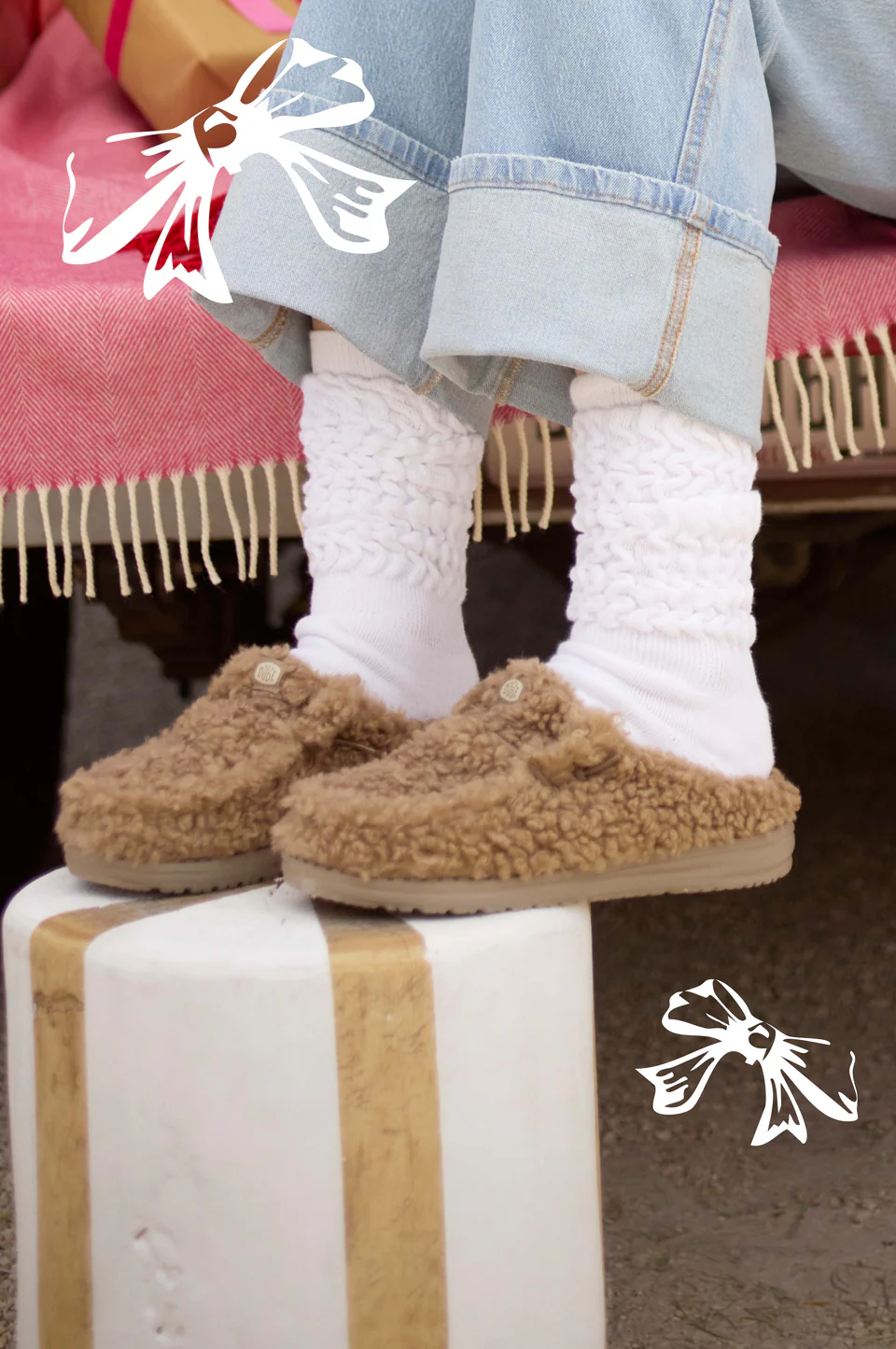 Front Page -Heydude 251101 Heydude Global Holiday GiftGuide Onsite WhatsUp Cozy