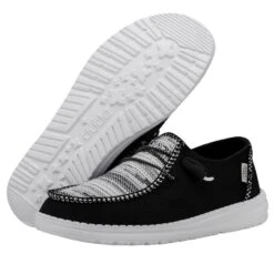 Wendy Boho Blanket - Zion Black 8 Wendy Boho Blanket - Zion Black -Heydude 40056 0WG WENDY BOHO BLANKET ZION BLACK LEFT 3