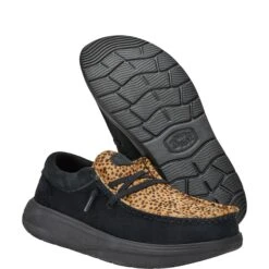 Wendy Comf Luxe - Black -Heydude 41865 001 WENDY X LUXE BLACK RIGHT PAIR BOTTOM