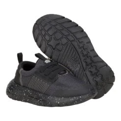 Sirocco Play Youth Varsity - Black/Black 9 Sirocco Play Youth Varsity - Black/Black -Heydude 42104 060 SIROCCOPLAYYVARSITY BLACKBLACK PAIR BOTTOM 1