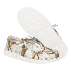 Wally Realtree Edge® Colors - White/Camo 10 Wally Realtree Edge® Colors - White/Camo -Heydude 43052 1D3 WALLYREALTREEEDGECOLORS WHITECAMO PAIR BOTTOM conversion1