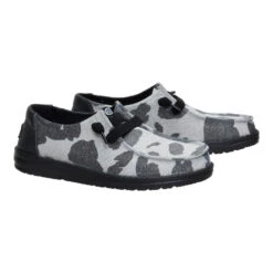 Front Page -Heydude 44256 9B7 WENDYSPARKLEANIMAL COW PAIR conversion1