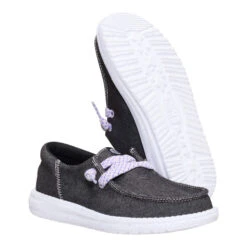 Wendy Funk Youth Friendship Lace - Black 9 Wendy Funk Youth Friendship Lace - Black -Heydude 44616 001 WENDYFUNKYFRIENDSHIPLACE BLACK PAIR BOTTOM conversion1