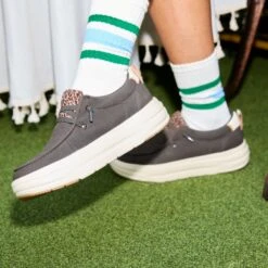 Wendy Nova Classic - Smoke/Irish Cream 17 Wendy Nova Classic - Smoke/Irish Cream -Heydude FH25 HEYDUDE Wendy Nova 44249 1WU 03453 1