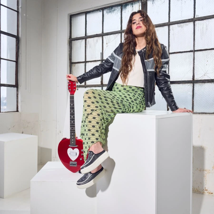 Austin Lift Essentials - Black 2 Austin Lift Essentials - Black - Image 2